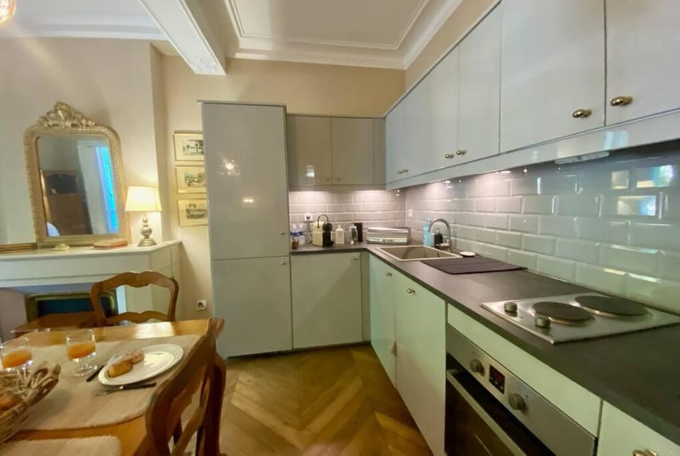Kitchen or kitchenette, Dining area, dishwasher, minibar, pet friendly, stove, toaster