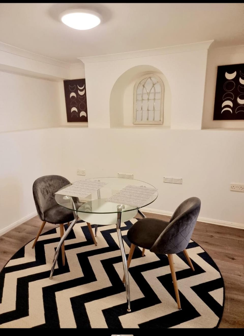 Evo Zen- Entire 1 Bed Flat 2 Min Walk to Gravesend Station & Town Centre - B Apartment in Gravesend