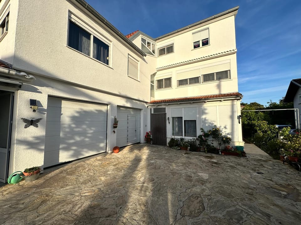 Property building, Balcony/Terrace