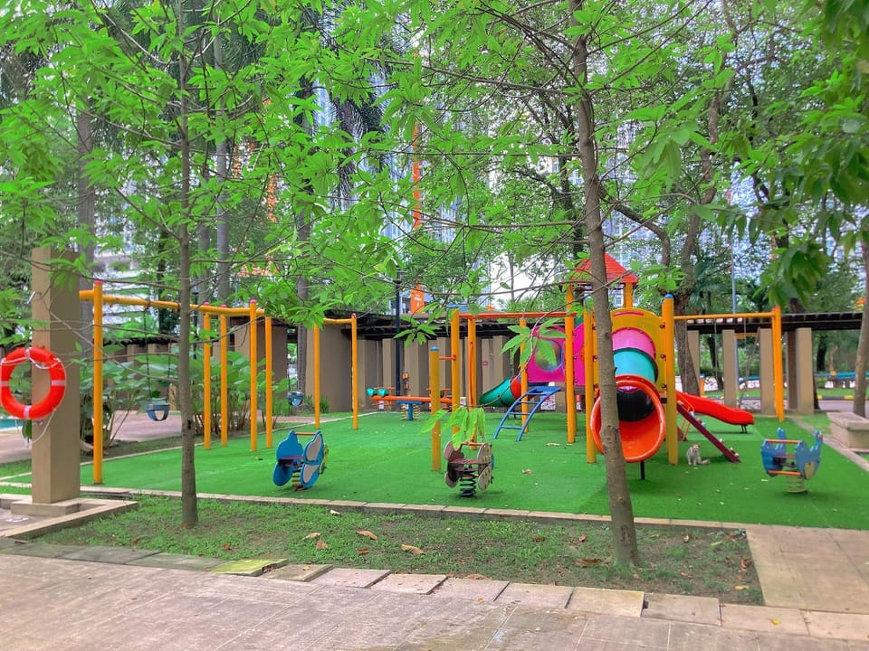 Day, Natural landscape, Children play ground, Evening entertainment