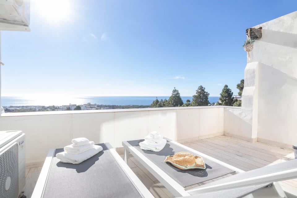 View (from property/room), Balcony/Terrace, Kitchen or kitchenette, Living room, Sea view, Sea view