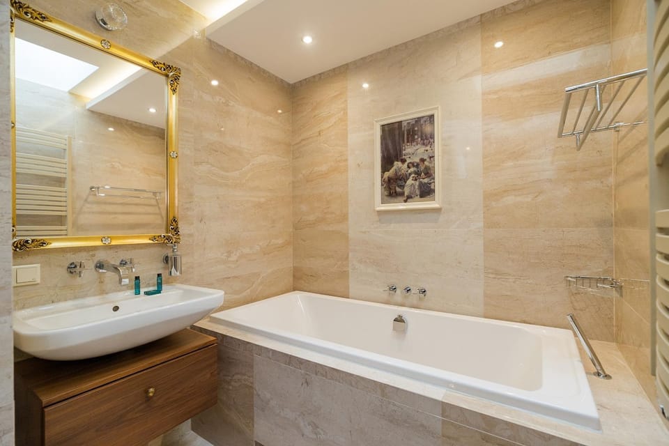 Bathroom, Bath