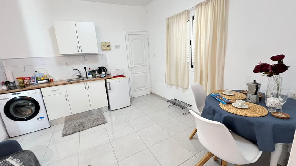 Coffee/tea facilities, Kitchen or kitchenette, toaster