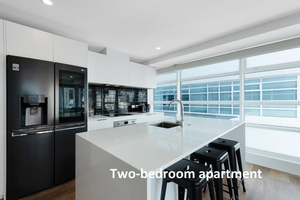 Coffee/tea facilities, Kitchen or kitchenette, dishwasher, oven, stove, toaster