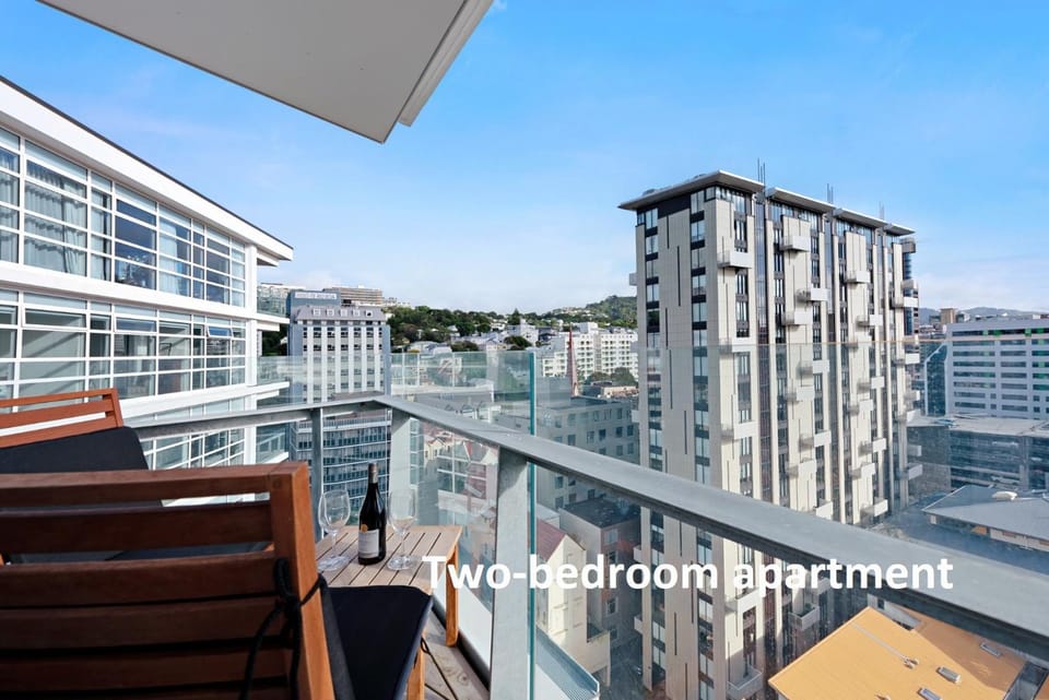 View (from property/room), Balcony/Terrace, City view