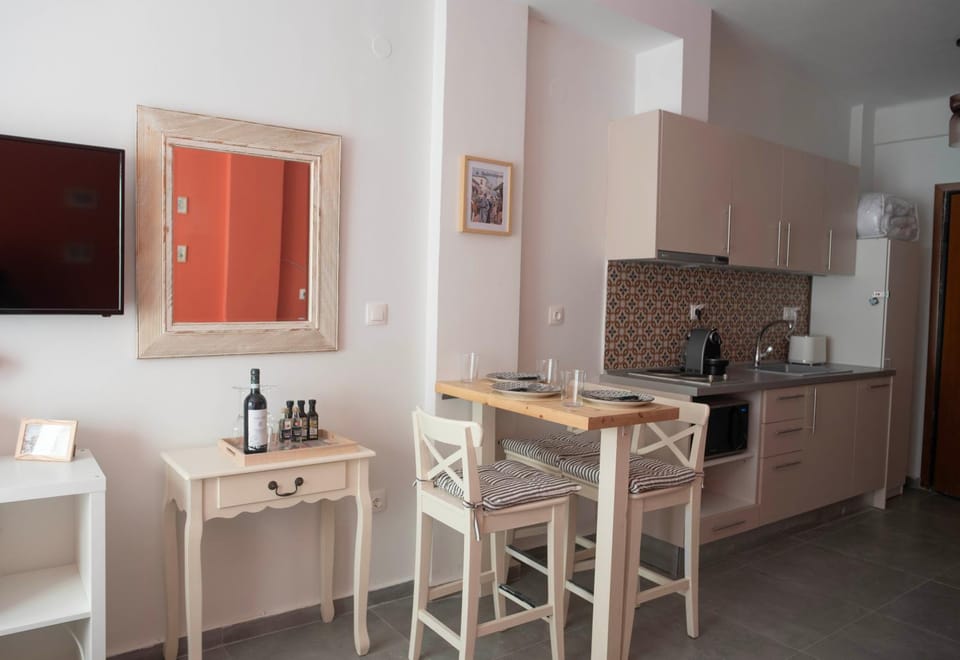 3C's THESS at the Old Frankish Quarter - Ladadika/ Merchant's Square Apartment in Thessaloniki