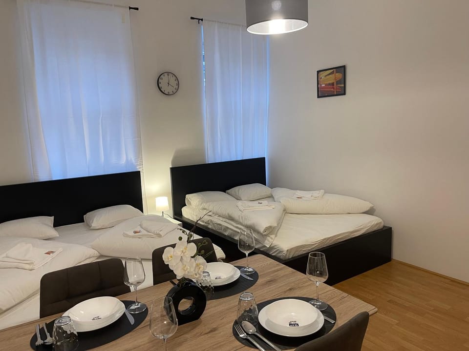 Bed, Living room