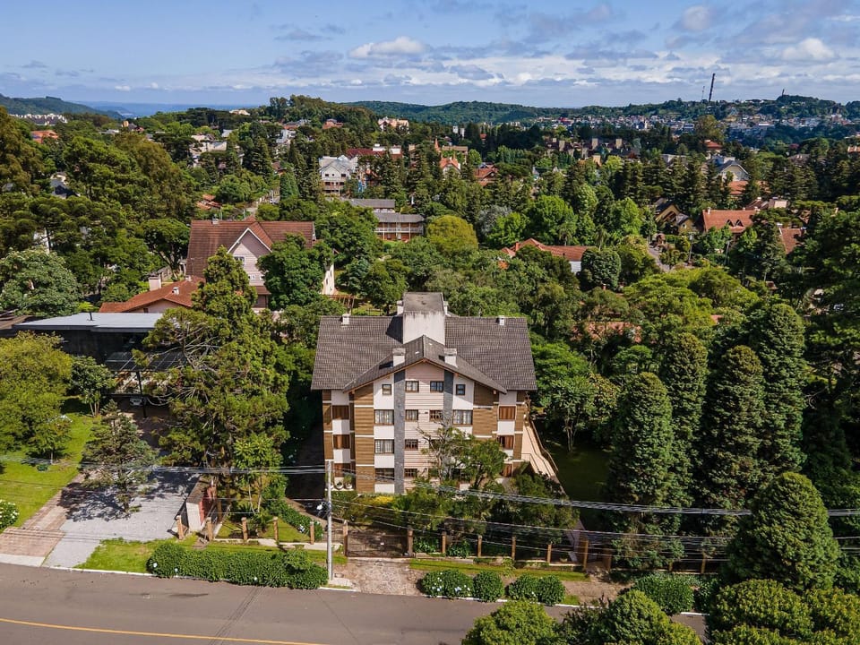 Rosenfeld 102 - Apto Gramado, próximo lago Negro Apartment in Gramado