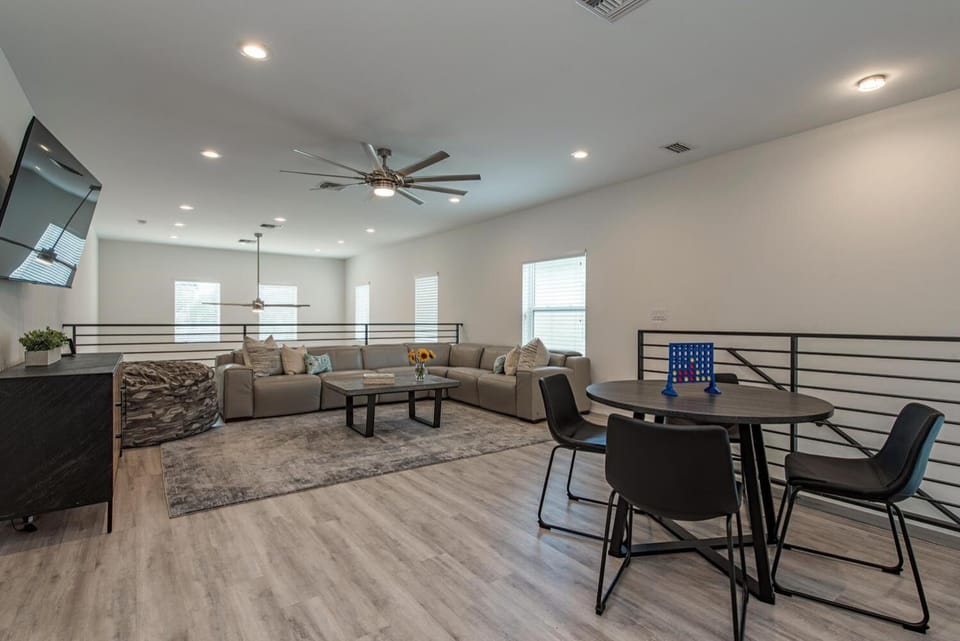 TV and multimedia, Living room, Seating area