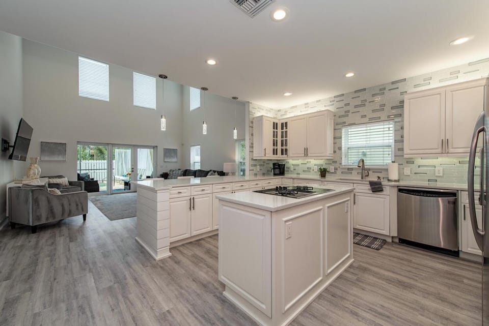 Kitchen or kitchenette, dishwasher, minibar, oven, pet friendly, stove