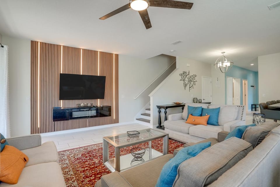 Kissimmee Getaway w/ Pool Access: 5 Mi to Disney House in Kissimmee