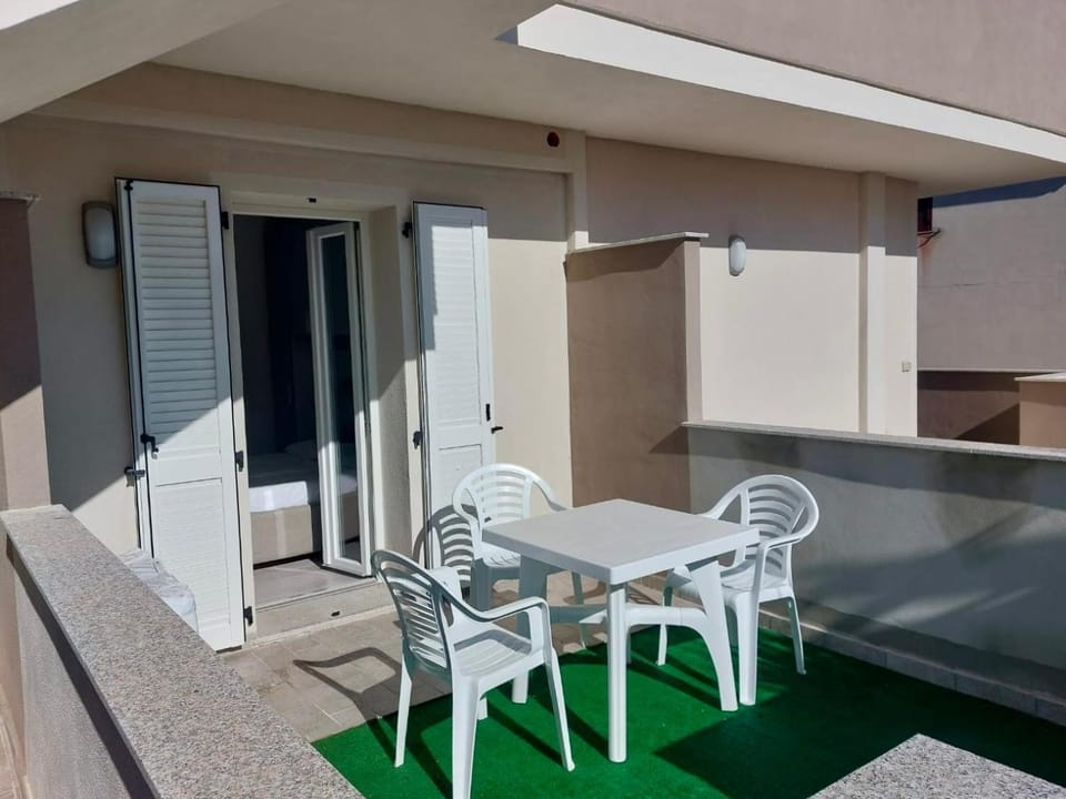 Balcony/Terrace, Balcony/Terrace, Dining area