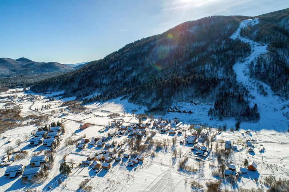 Bird's eye view, Location