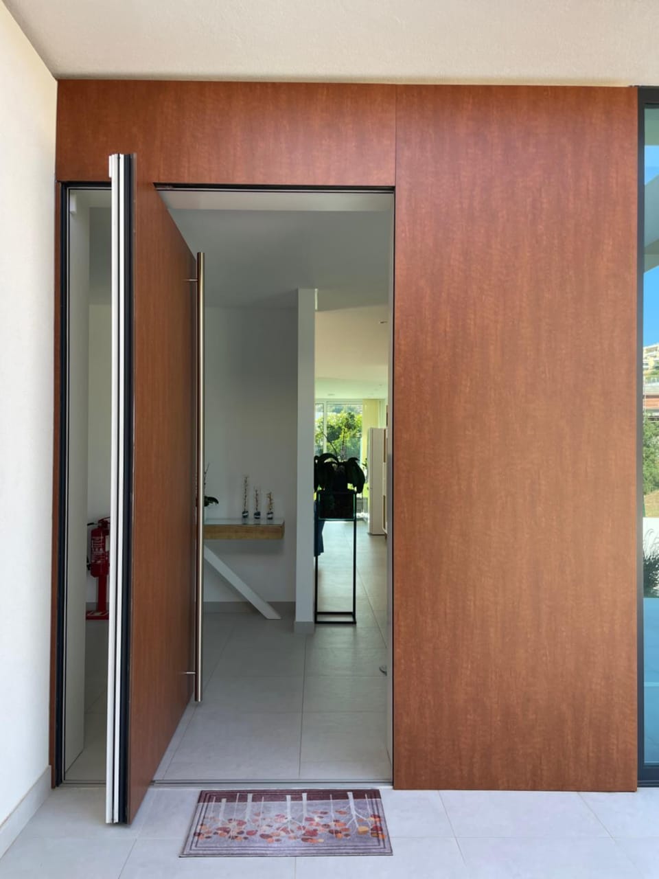 Facade/entrance, On site, internet, acessibility