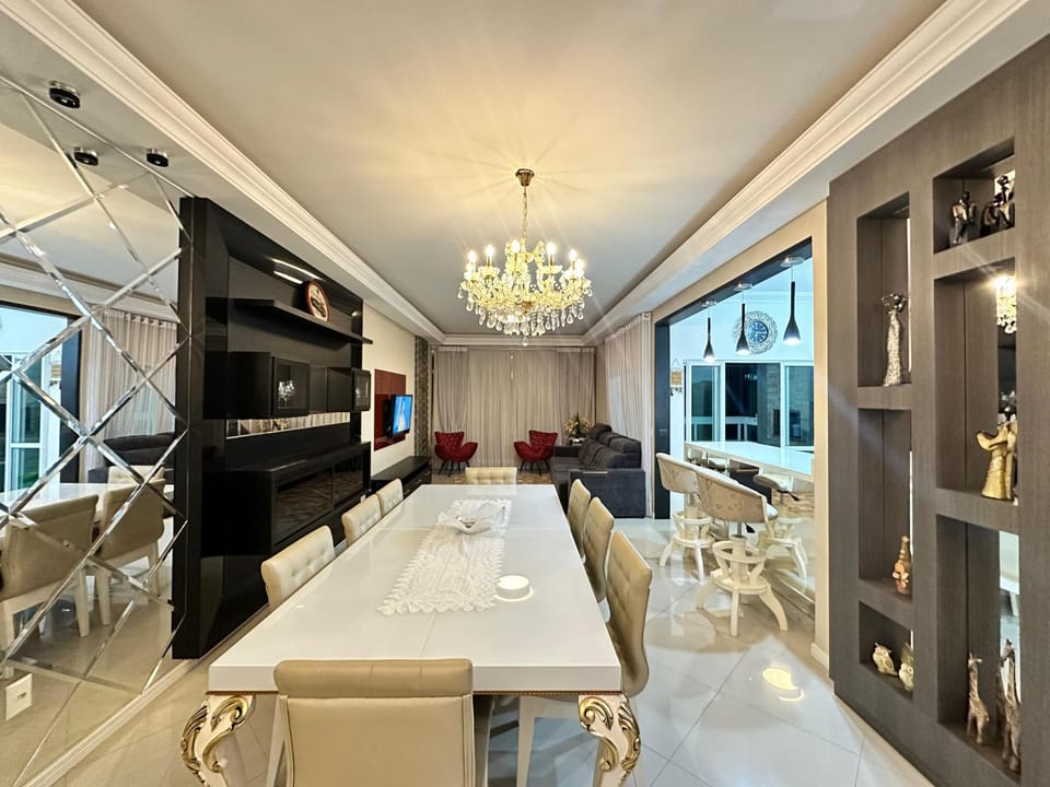 Tropical Palace Apartment in Porto Belo