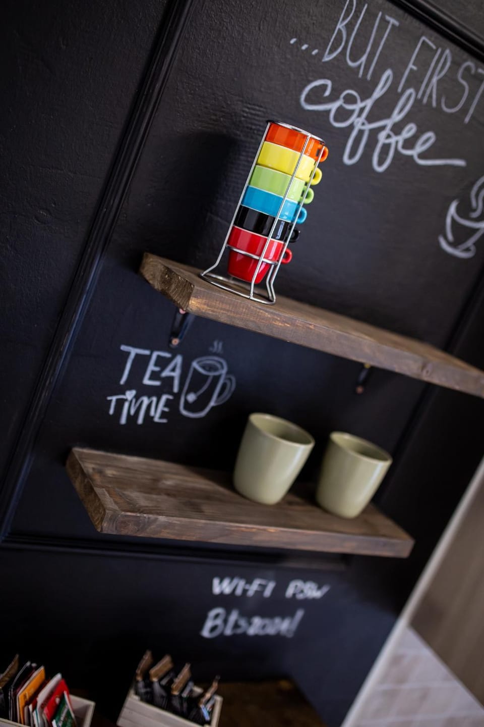 Coffee/tea facilities, Food and drinks