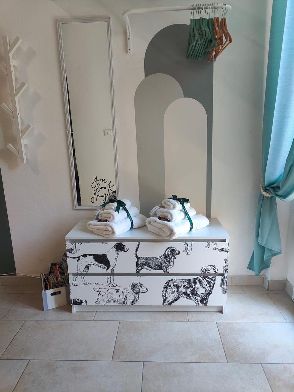 towels, wardrobe