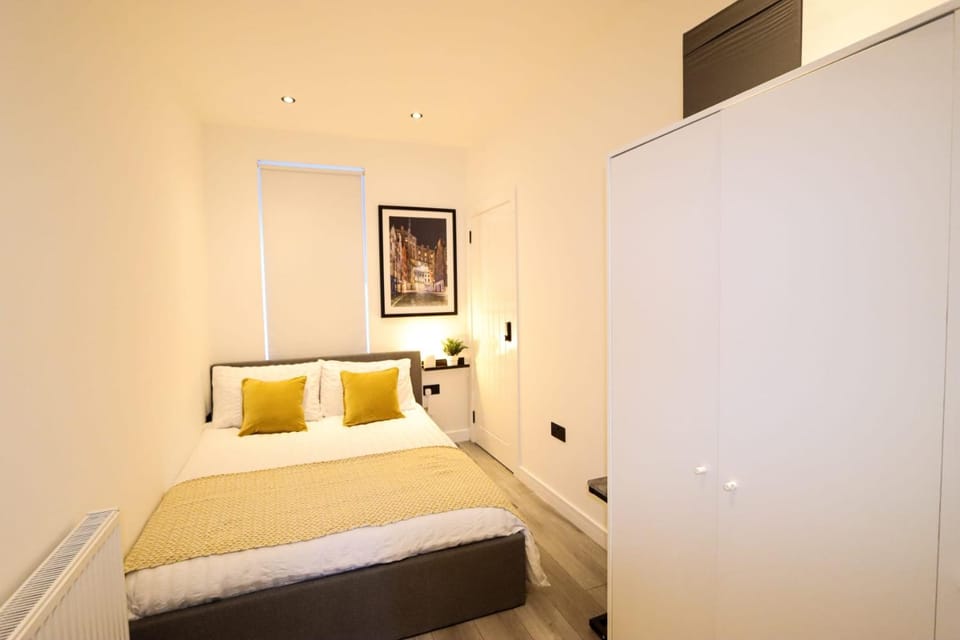 Bedroom, wardrobe