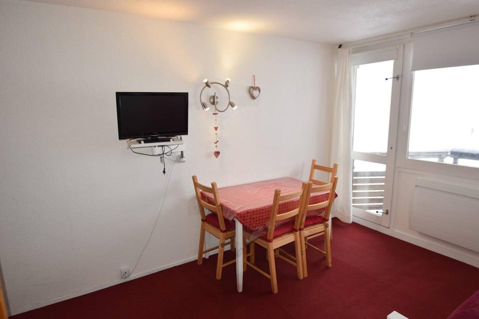 Bed, TV and multimedia