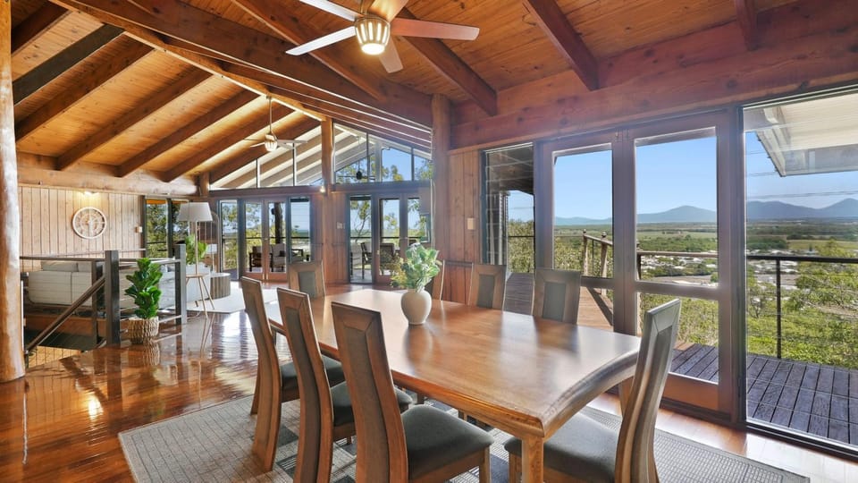 Living room, Dining area, Mountain view, Sea view
