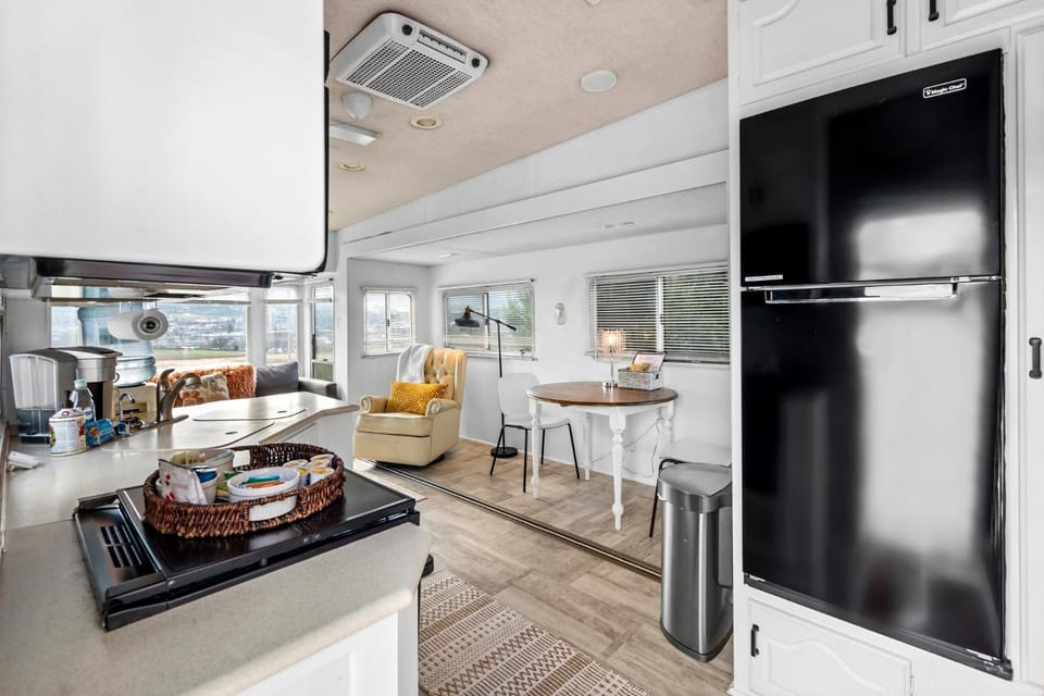 Paschal Winery - Glamp Cottage Trailer Apartment in Oregon