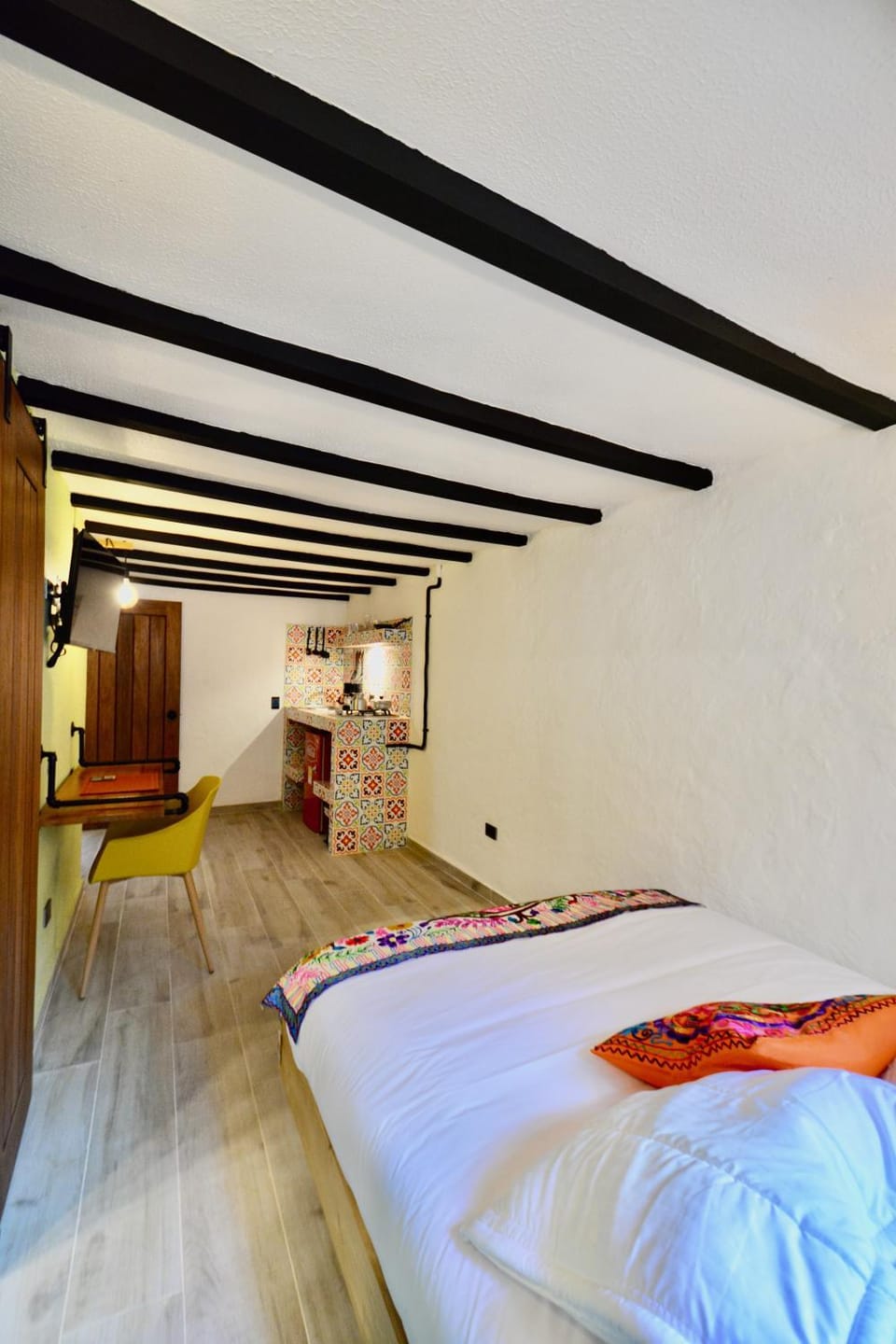 Bed, Kitchen or kitchenette, Photo of the whole room, Bedroom