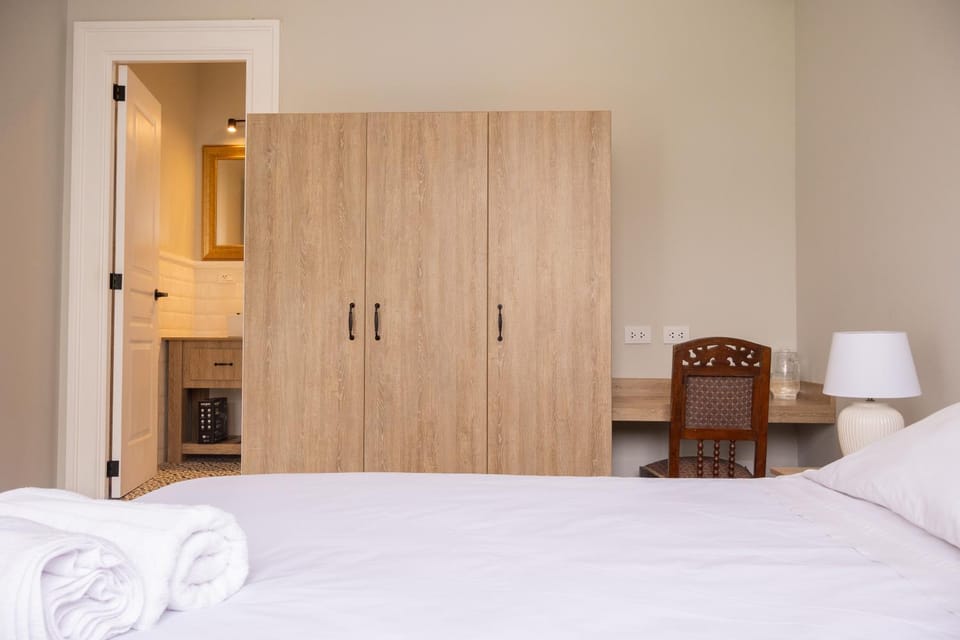 Bedroom, wardrobe