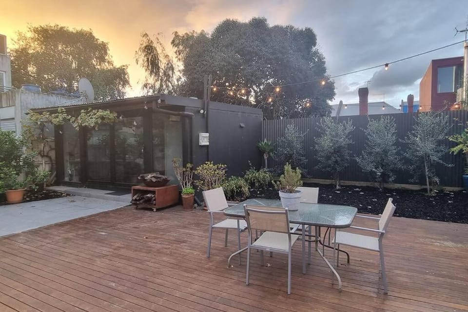 Richmond Delights - 4 Bedrooms and a Big Backyard House in Melbourne
