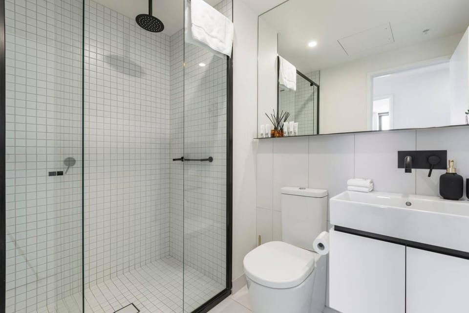 Stylish Southbank Apt Sweeping Bay & City Views Apartment in Southbank