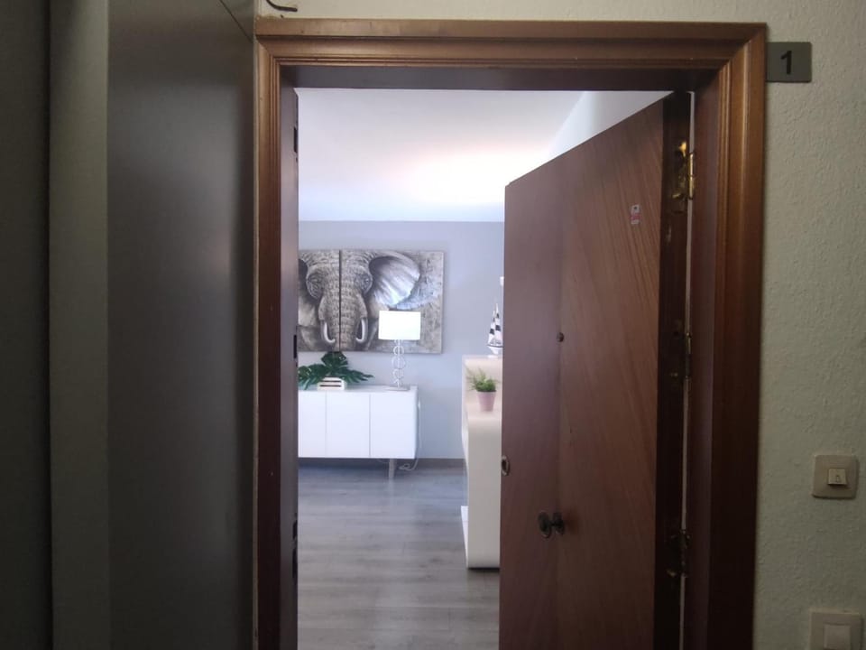 Apartamento Moderno en el Centro de Platja d'Aro - Cerca de la Playa y Parking Incluido - ES-209-54 Apartment in Platja d'Aro