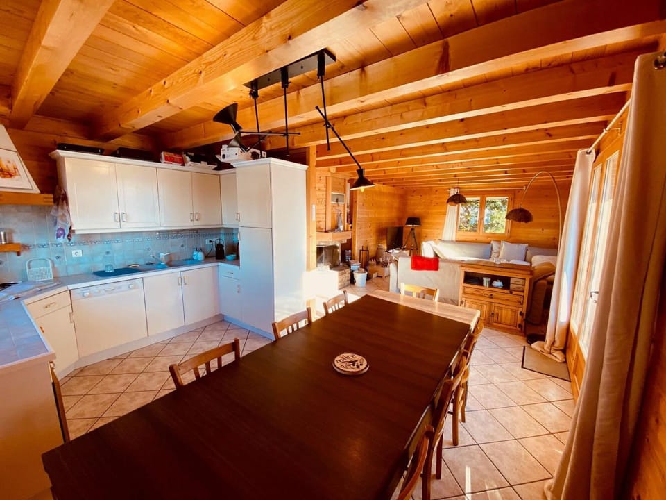 Chalet traditionnel avec garage double et terrasse - FR-1-459-227 Chalet in La Clusaz