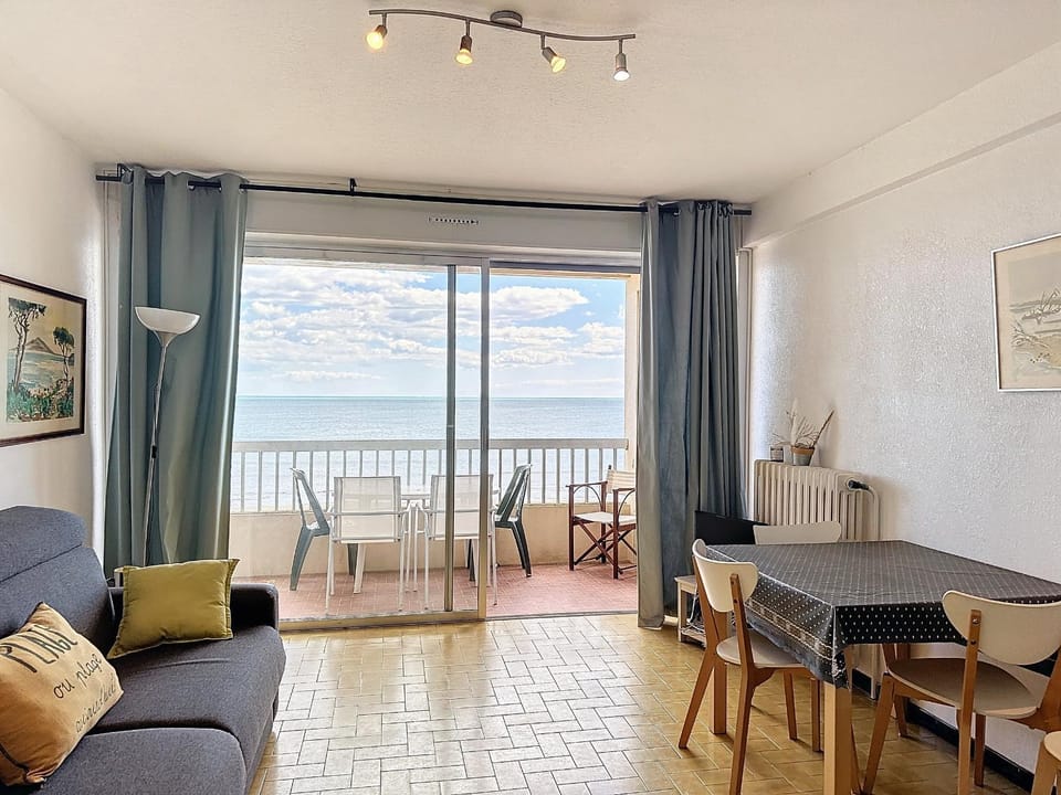 Bel Appartement F2 en 1ère Ligne avec Ascenseur - 4 Pers - Palavas-les-Flots - FR-1-715-88 Apartment in Palavas-les-Flots