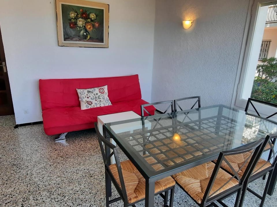 Apartamento cómodo 2 habitaciones con terraza y wifi a 600m de la playa en Llançà - ES-170-14 Apartment in Alt Empordà