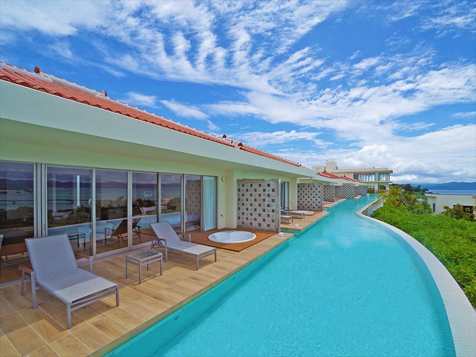 Day, Balcony/Terrace, Photo of the whole room, Pool view, Swimming pool