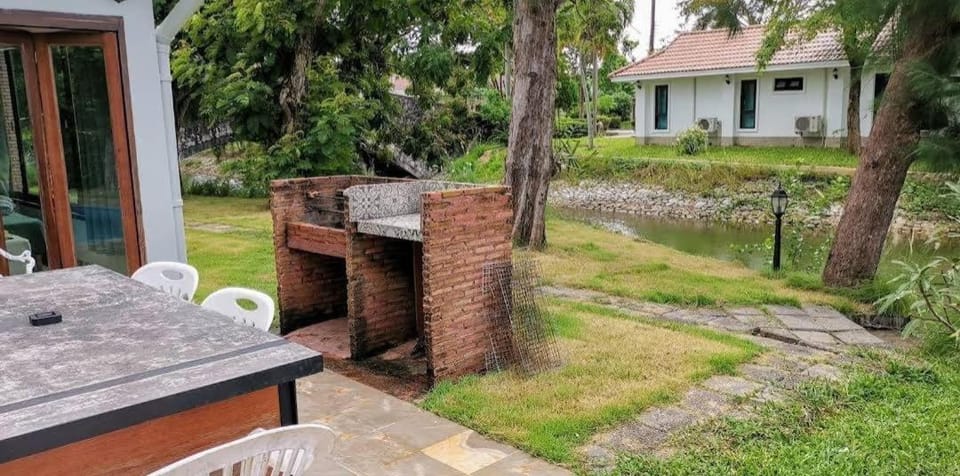 Rock Garden Beach D19 Pool Villa Villa in Chon Buri Changwat