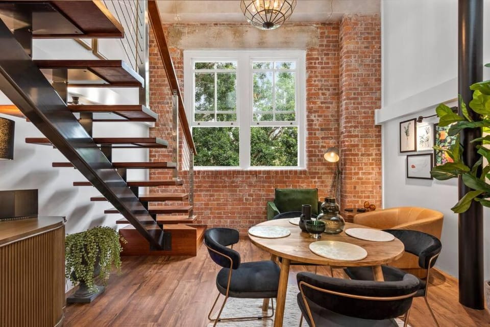 Woolstore Elegance ~ 2Bed/2Bath/1Car ~ Teneriffe Apartment in Bulimba