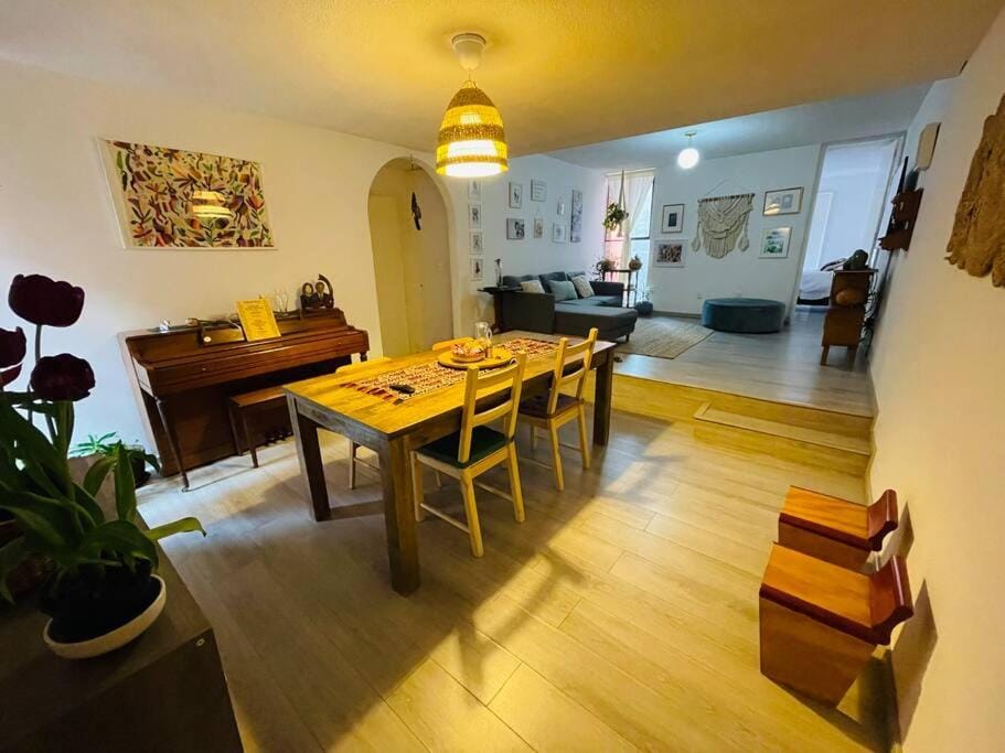 Seating area, Dining area