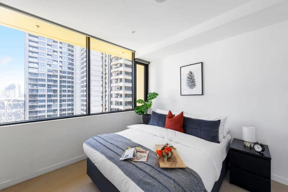 A Chic 2BR Apt City Views Near Southern Cross Apartment in Melbourne
