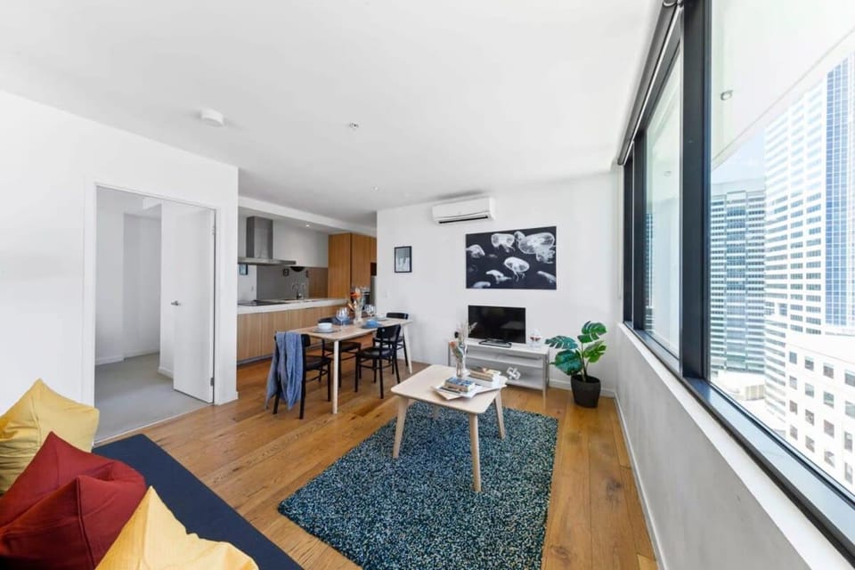 A Chic 2BR Apt City Views Near Southern Cross Apartment in Melbourne