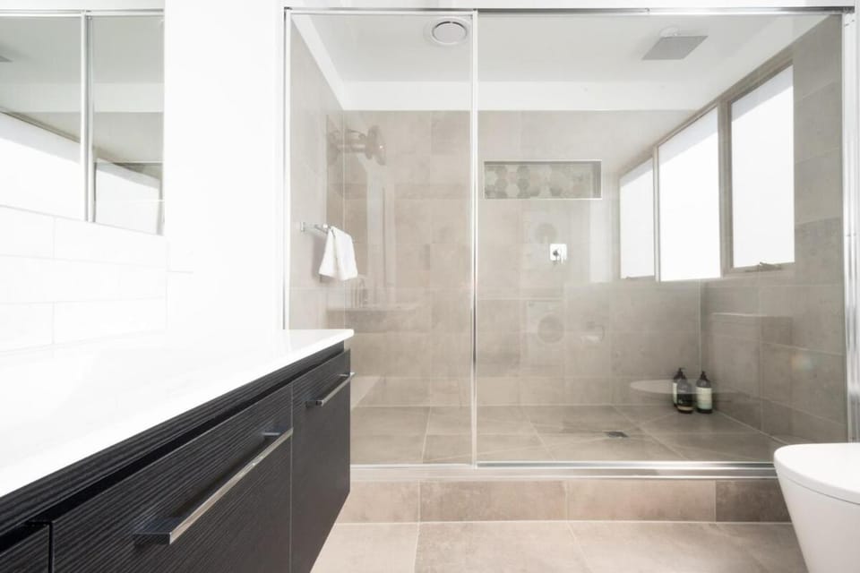 Central & Modern Inner City Apartment with Wi-Fi Apartment in Launceston