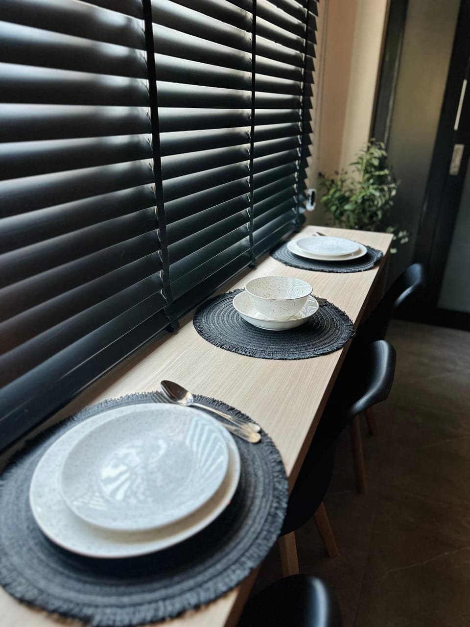 Restaurant/places to eat, Mountain view, Mountain view, Breakfast