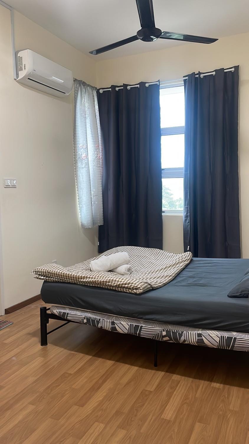 Bedroom, air conditioner