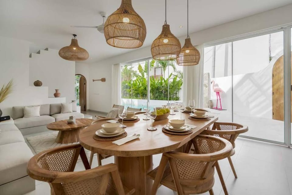 Seating area, Dining area