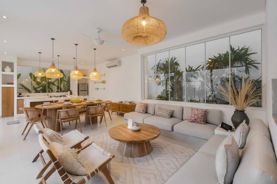 Living room, Seating area, Dining area