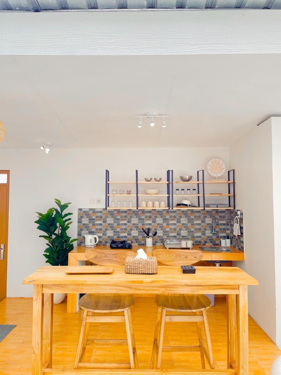 Kitchen or kitchenette, kitchen