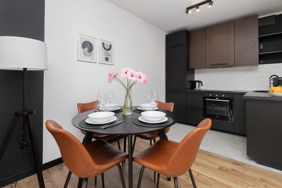 Kitchen or kitchenette, Living room, Seating area, Dining area, minibar, pet friendly, stove