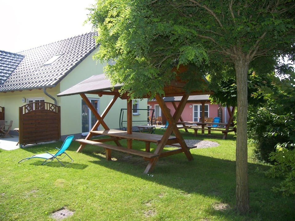Property building, Garden