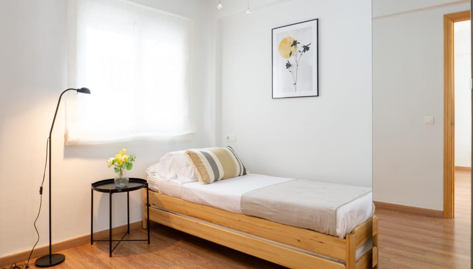 Bed, Photo of the whole room, Bedroom
