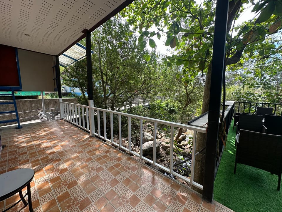 View (from property/room), Balcony/Terrace
