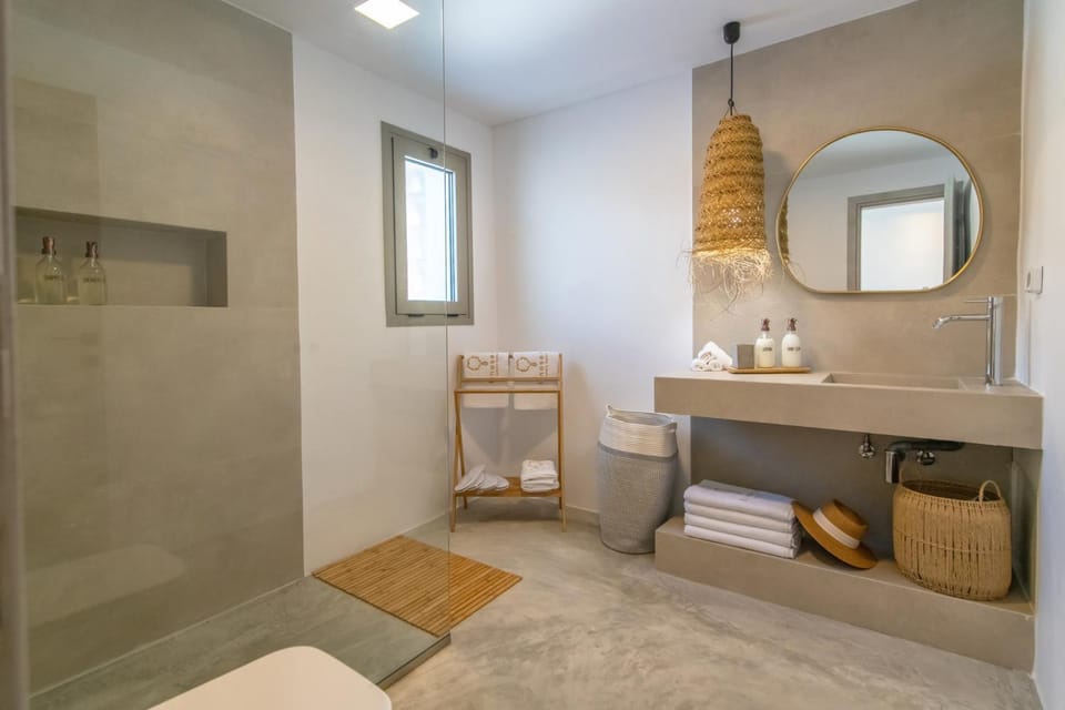 Tinosera Luxury Suites Villa in Decentralized Administration of the Aegean